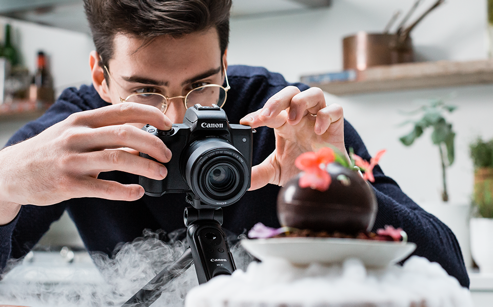 Les vlogueurs doivent consulter cette offre Canon EOS M50 II