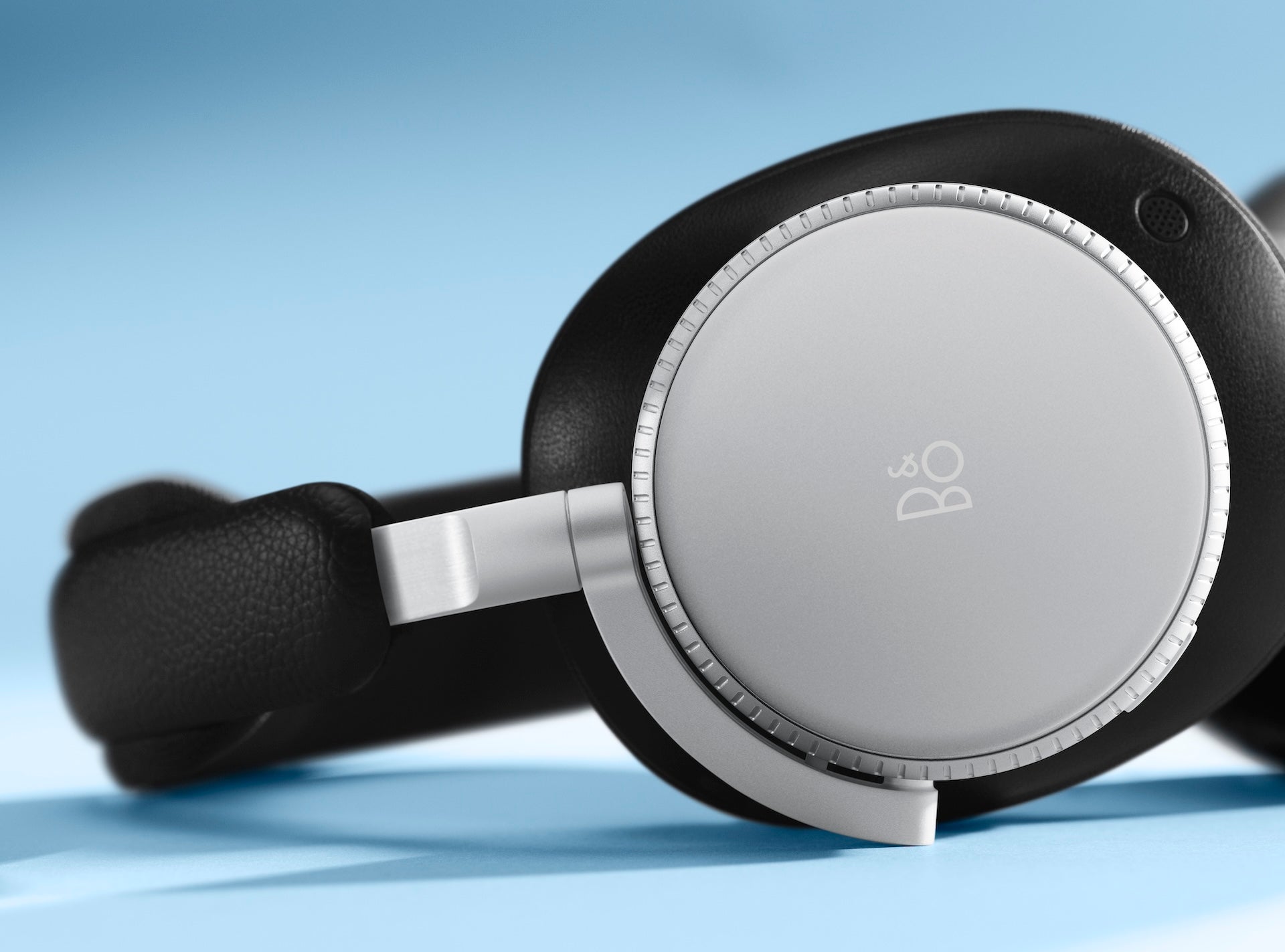 Bang & Olufsen annonce le casque modulaire de luxe Beoplay H100