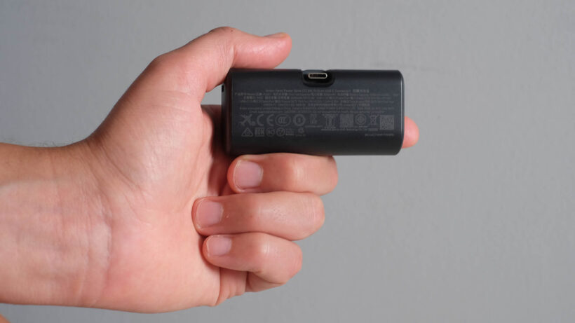 Anker Charger à la main