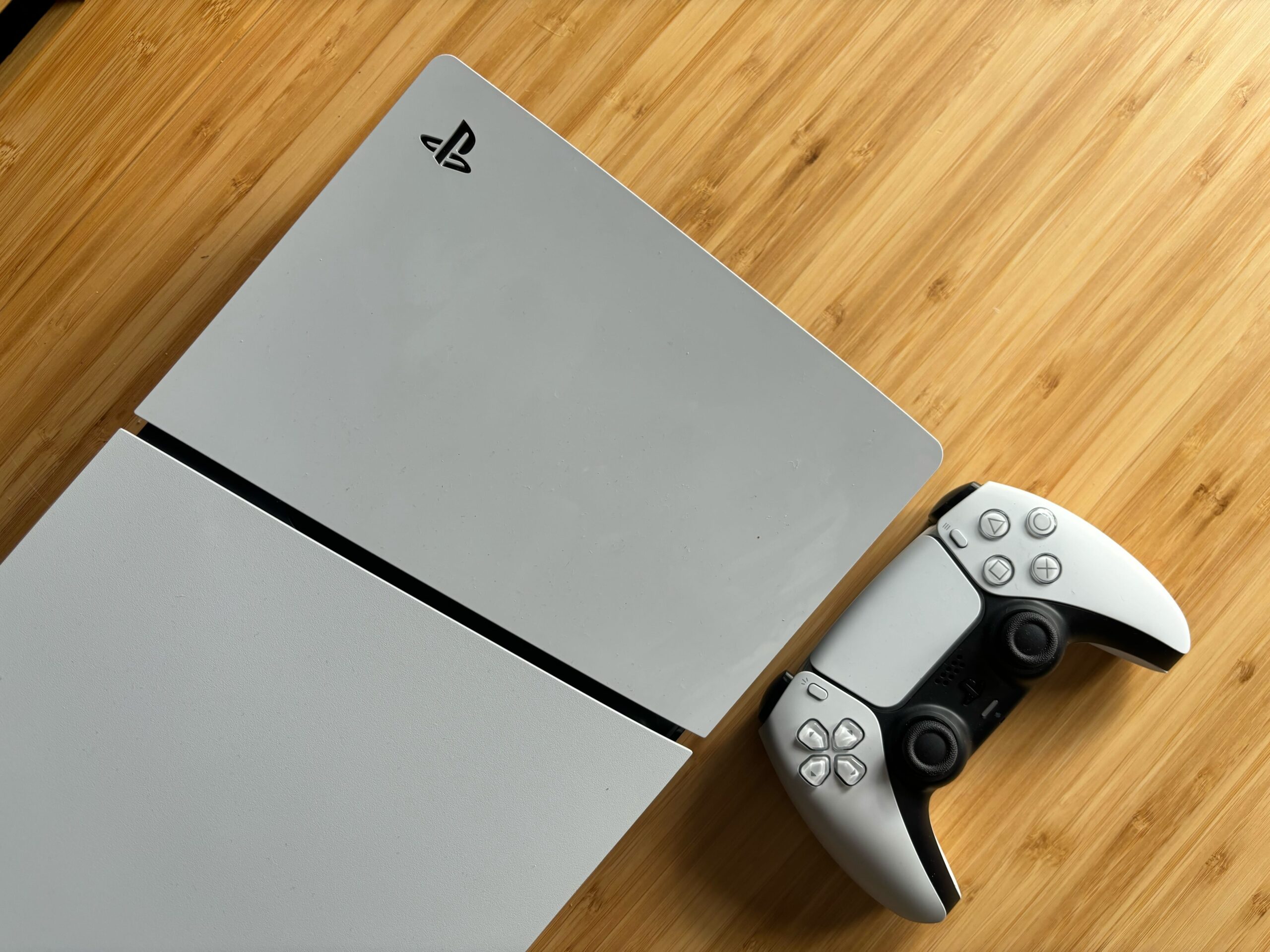 Le nouveau PS5 Slim se lance en Europe, mais Sony s'attend à ce que vous payiez la même chose pour moins