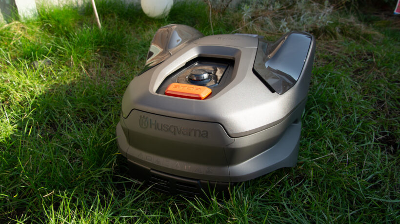 Husqvarna Automower 305e Nera Hero