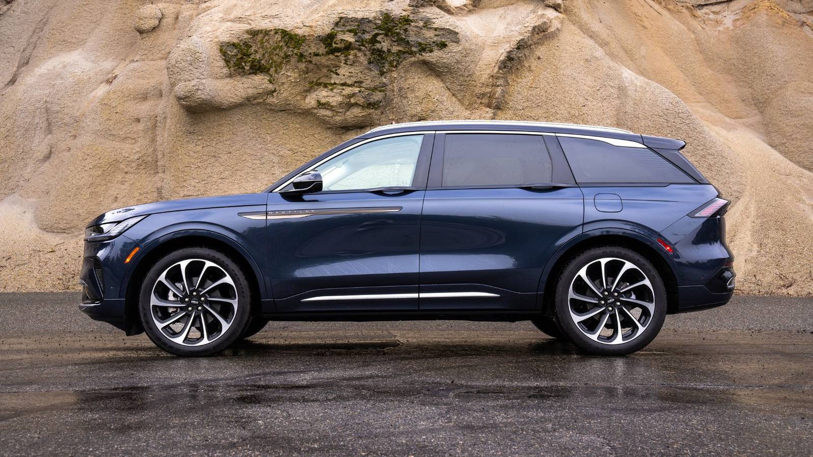 Le SUV de luxe américain qui redéfinit l’artisanat