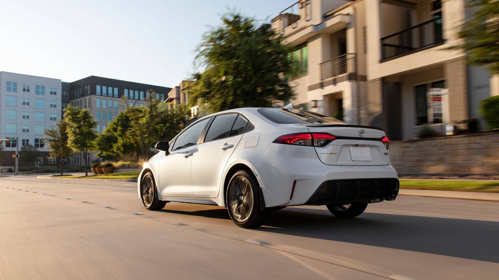 La voiture à essence la plus efficace : Honda, Toyota ou Hyundai