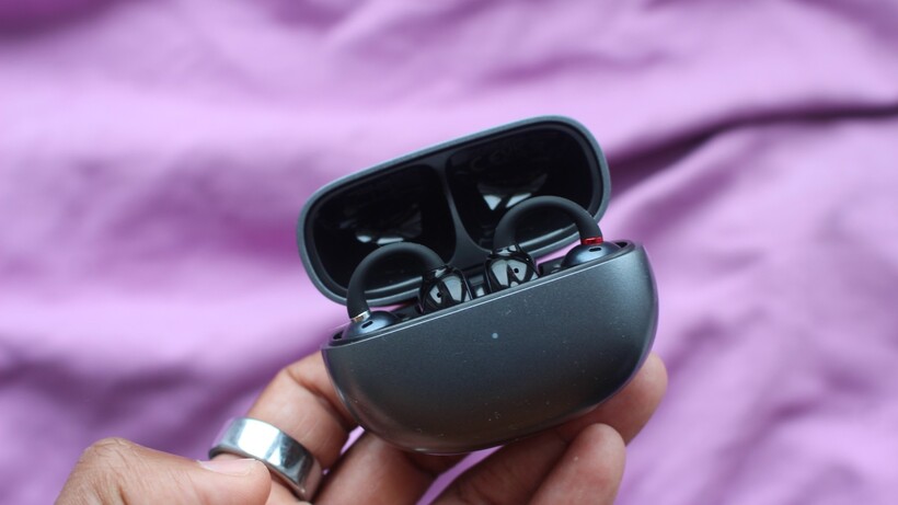 Étui EarFun Clip ouvert