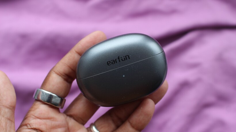 Étui de chargement EarFun Clip