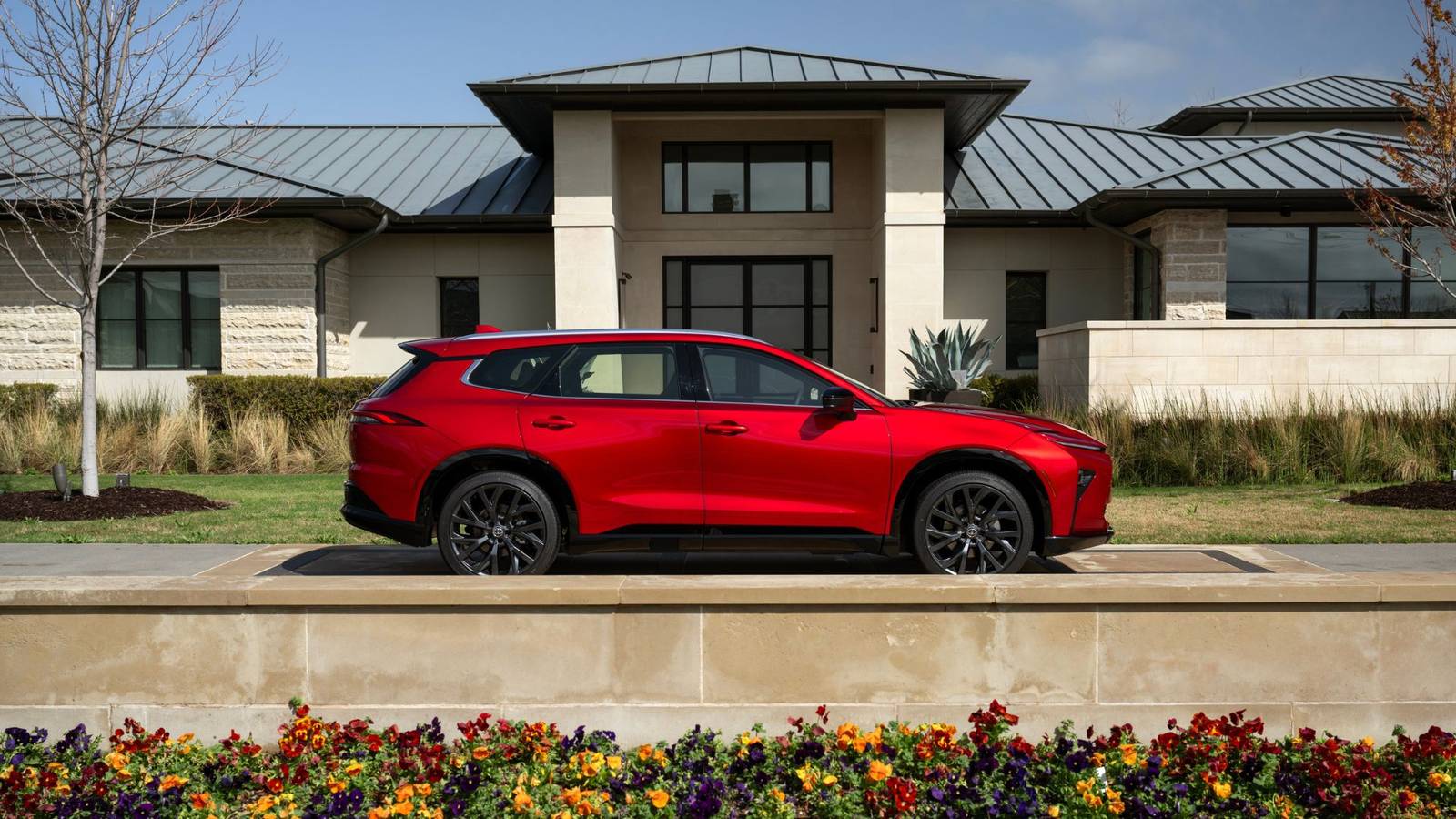 Cette Toyota est si luxueuse qu’elle pourrait aussi bien porter un badge Lexus