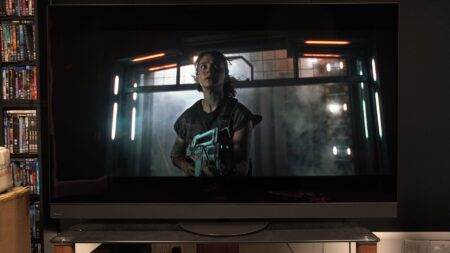 Contraste Panasonic Z90B Alien Romulus