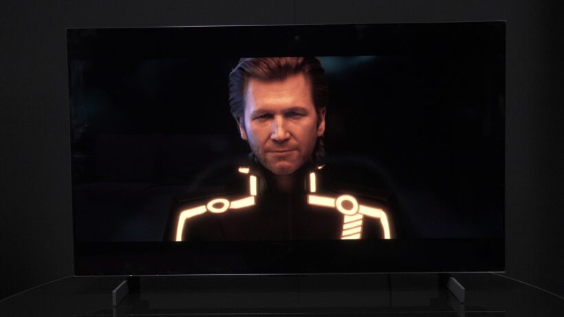 LG OLED42C5 Tron Legacy Blu-ray