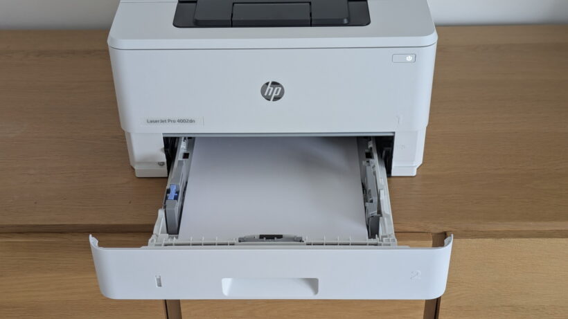 Vue de dessus avant du bac principal ouvert