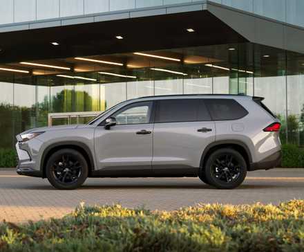 Profil latéral d’un Toyota Grand Highlander 2025