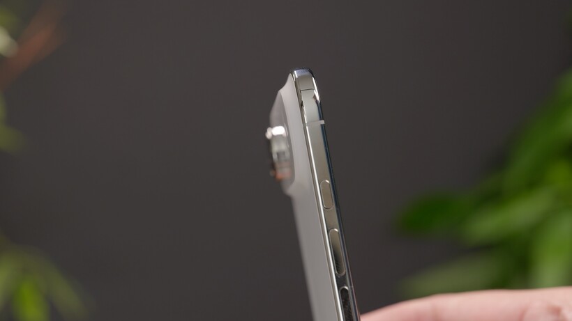 iPhone Air - bord poli