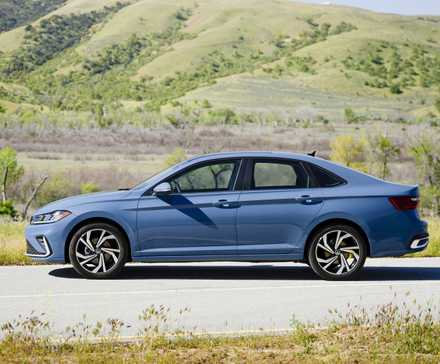 Vue de profil latérale d'une Volkswagen Jetta 2025