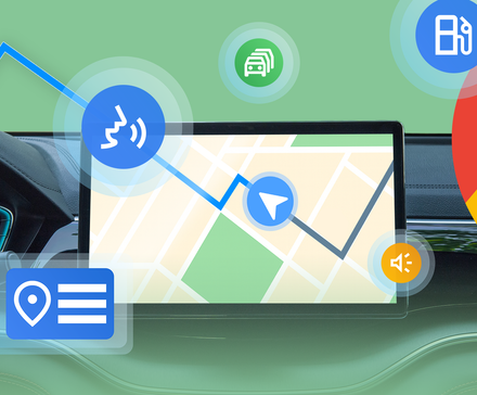 Tableau de bord de voiture affichant un écran de navigation avec l'interface Google Maps, entouré d'icônes pour les commandes vocales, les stations-service, le trafic et la localisation.