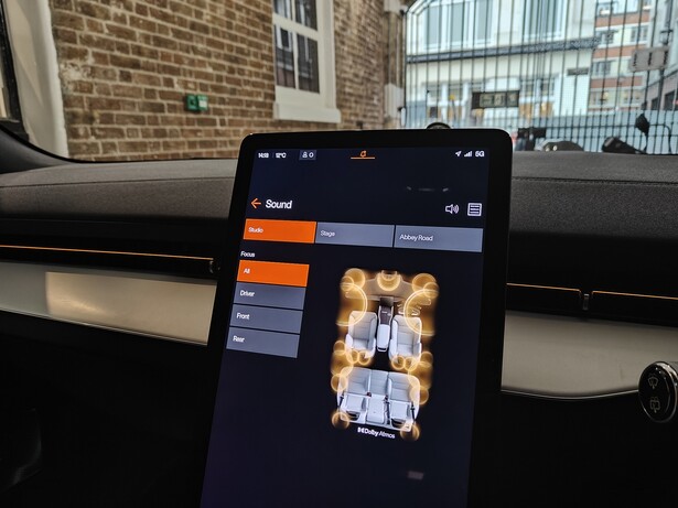Polestar 3 Noël remixe Dolby Soho