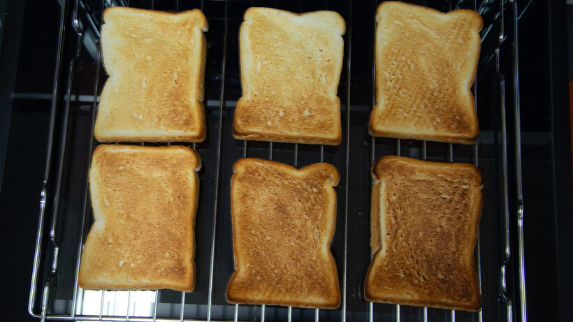 Pain grillé Hisense BI624CBPGUK