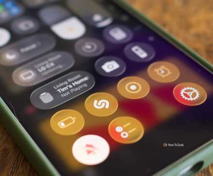 iPhone 17 Pro avec raccourci épinglé dans Control Center.