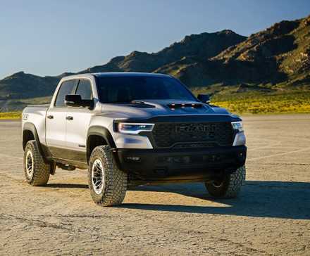 Plan 3/4 avant d'un Ram 1500 RHO 2025