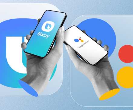 Une main tenant un téléphone avec le logo Bixby à gauche et le logo Google Assistant à droite.