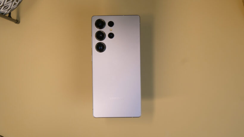 Galaxy S25 Ultra - de haut en bas - arrière