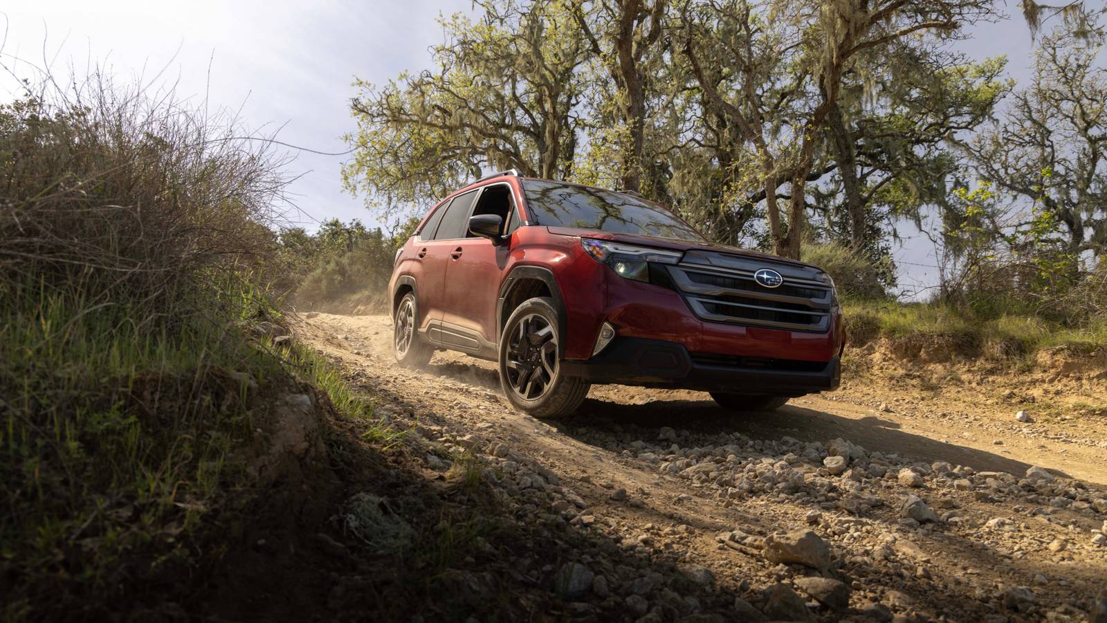 La Subaru Forester hybride 2026 défie les tendances avec une baisse de prix surprenante de 1 800 $