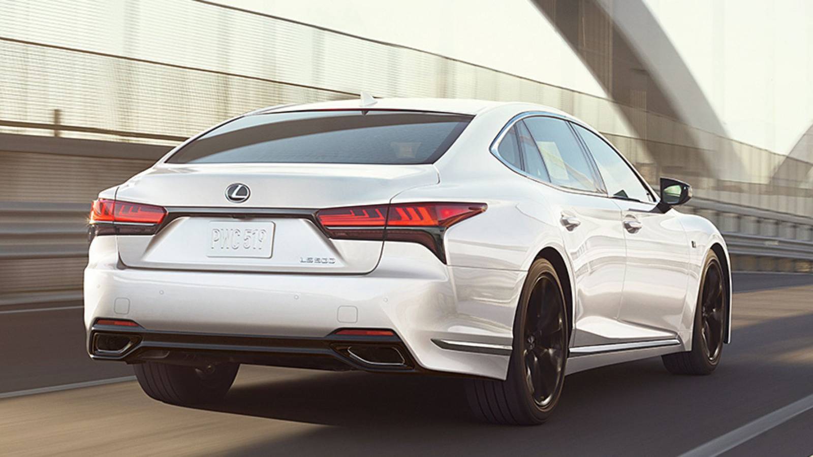 Cette berline de luxe japonaise fait paraître ses rivales allemandes surfaites