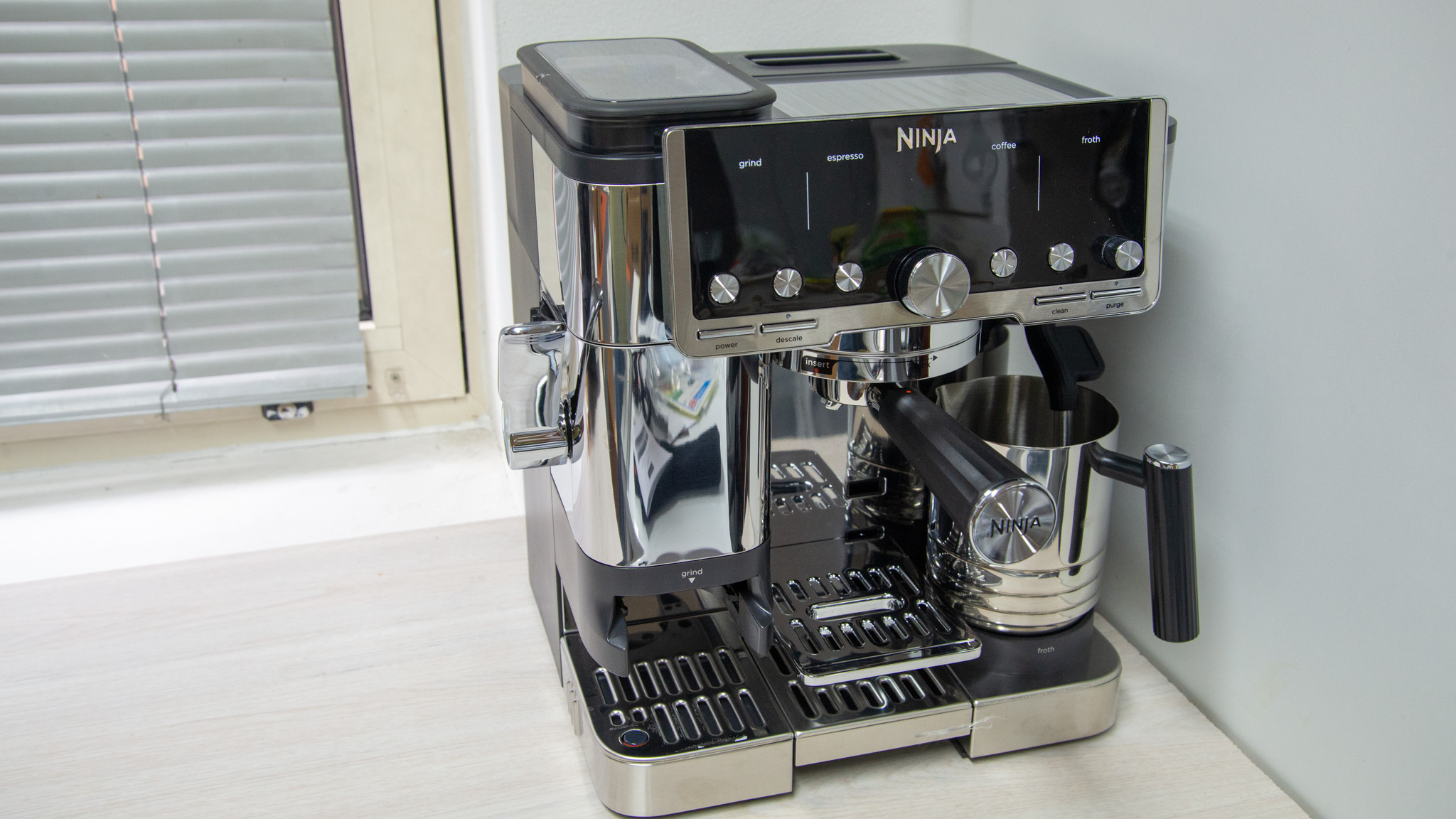 La machine à café 3-en-1 Ninja Luxe Pro primée a chuté de plus de 200 £