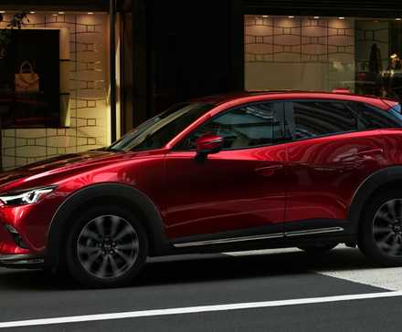 Vue de profil latérale d'un Mazda CX-3 2019