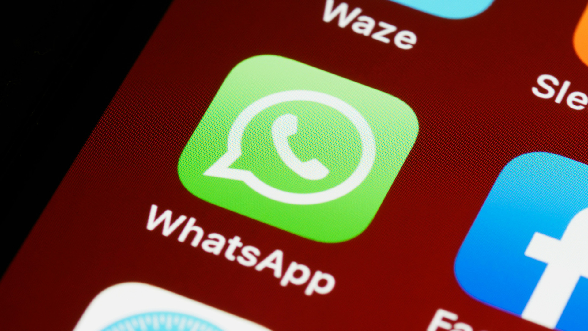 La dernière mise à jour de WhatsApp facilite le rattrapage des discussions de groupe