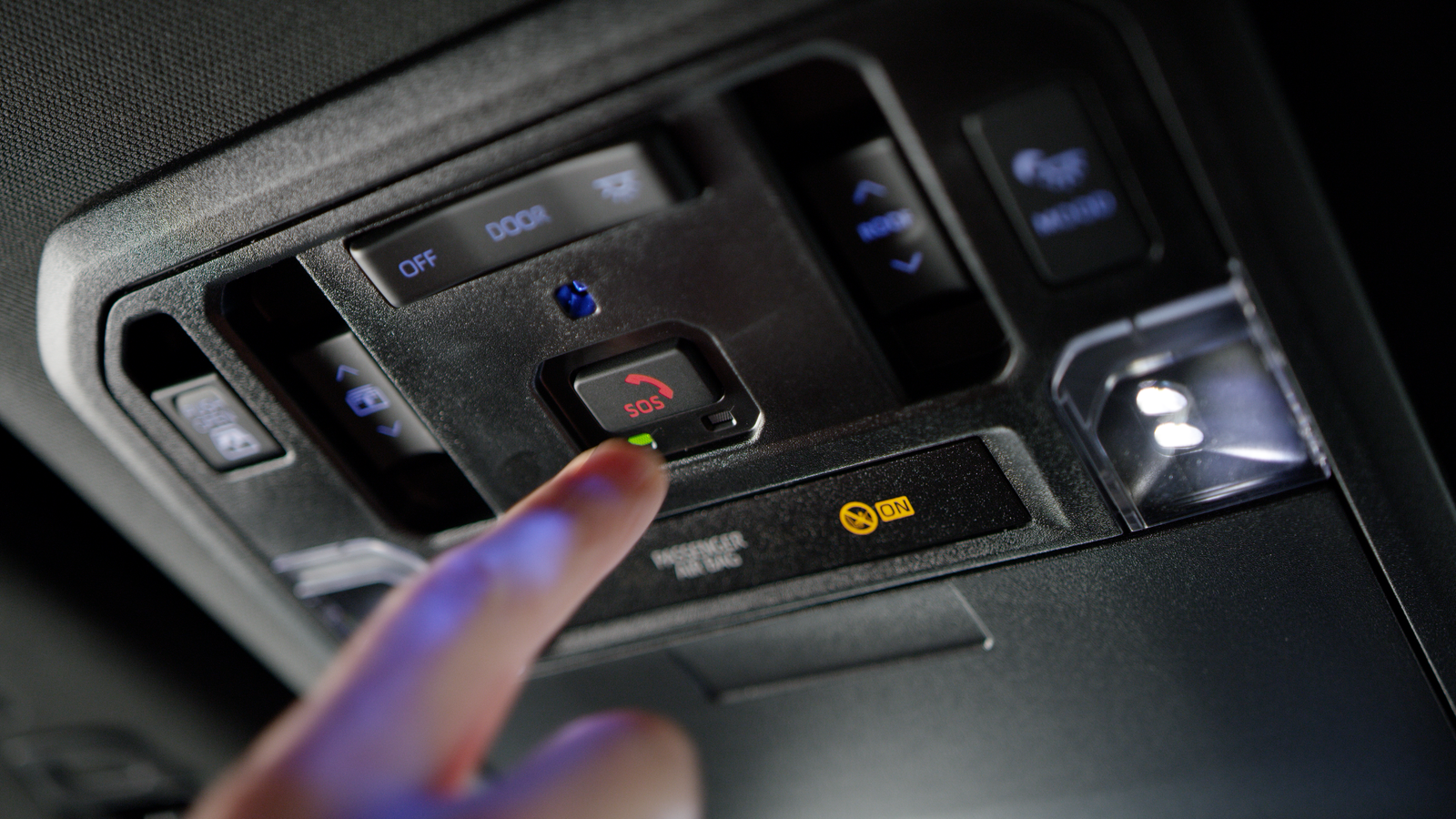 aide d'urgence, suivi des véhicules volés et sécurité des conducteurs adolescents