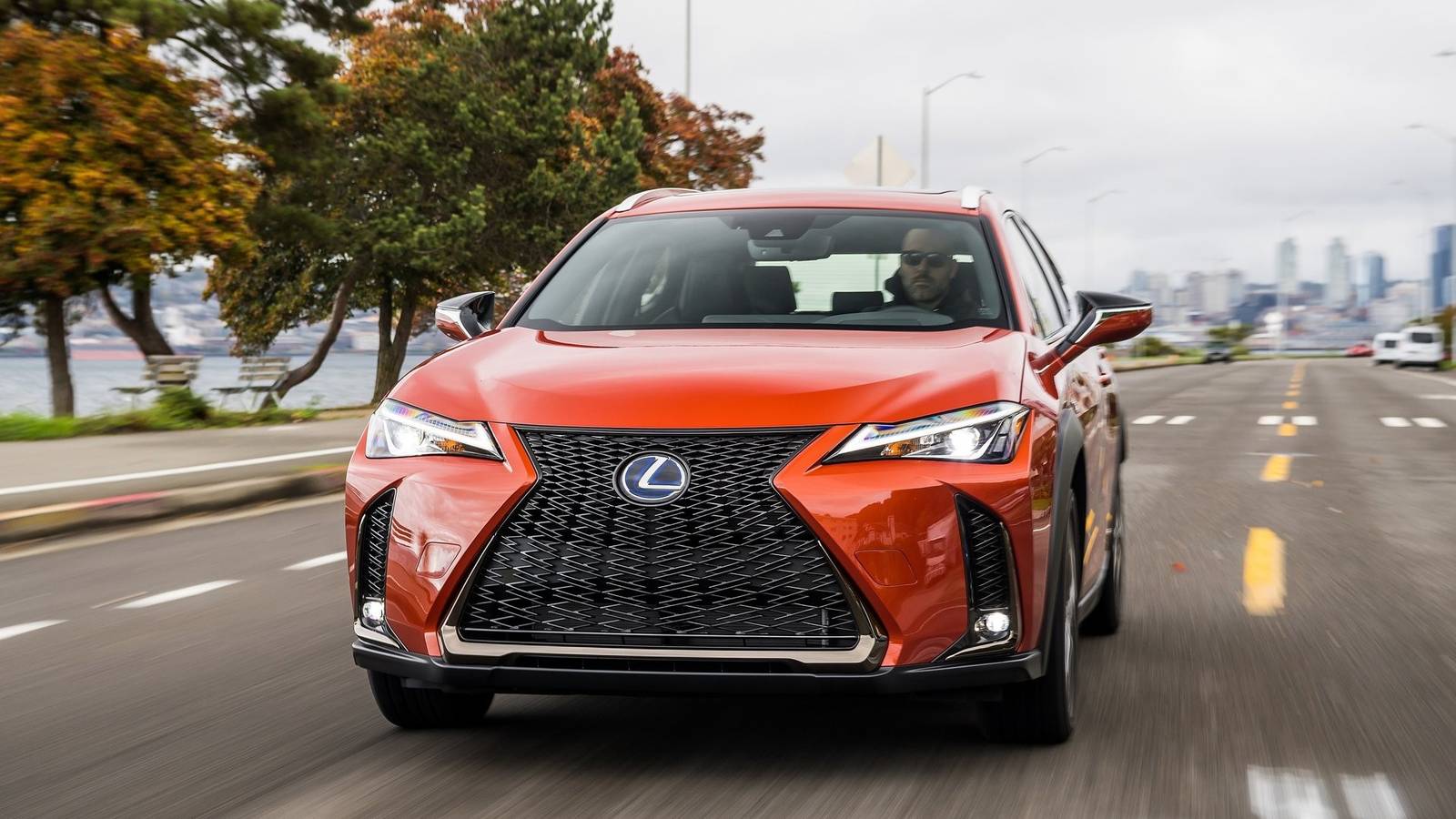 Oubliez la Prius : cet hybride de luxe la bat de 5 manières