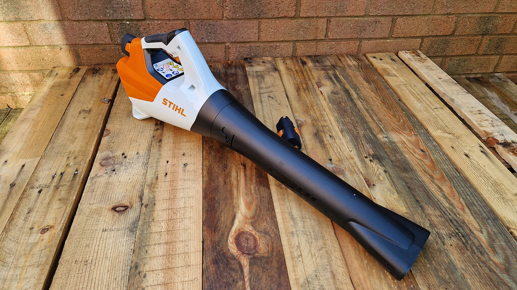 Vue de face du souffleur sans fil Stihl BGA 30