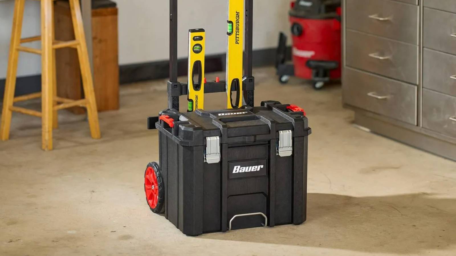La nouvelle boîte à outils roulante de Harbor Freight vous fera repenser Milwaukee Packout