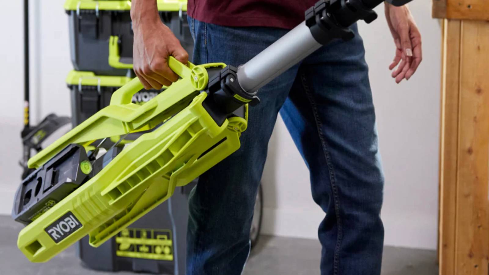 Cet outil Ryobi "bizarre" a résolu le problème le plus ennuyeux de mon garage