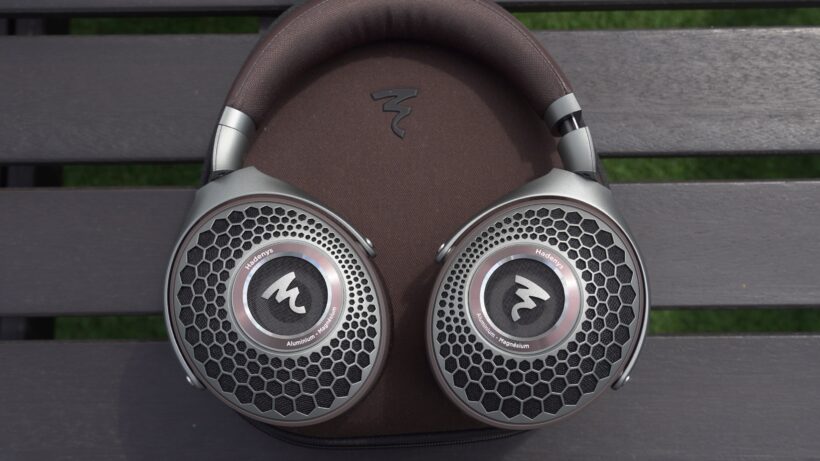 Focal Hadenys sur étui de transport