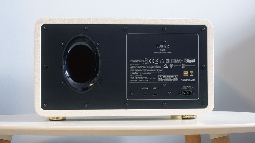 Port de basse Edifier S300