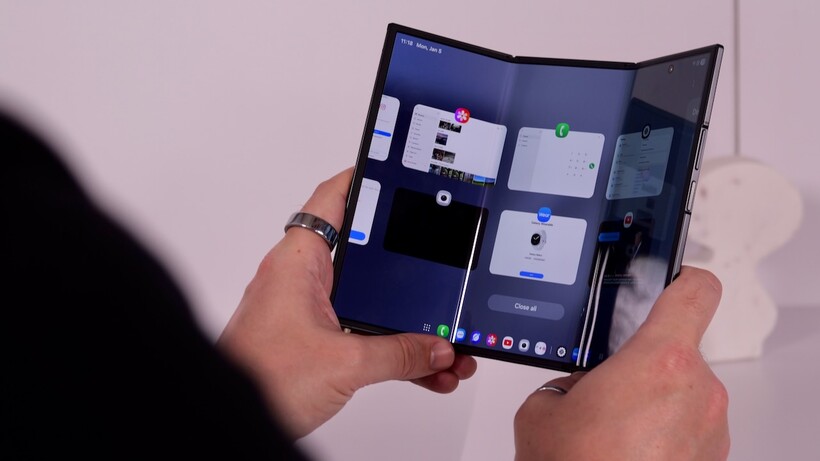 Écran ouvert à trois volets Galaxy