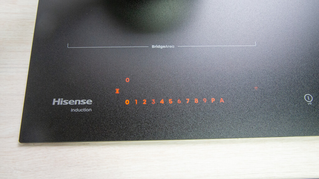 Paramètres de puissance de la plaque à induction Hisense Hi8 HI6443SRWF