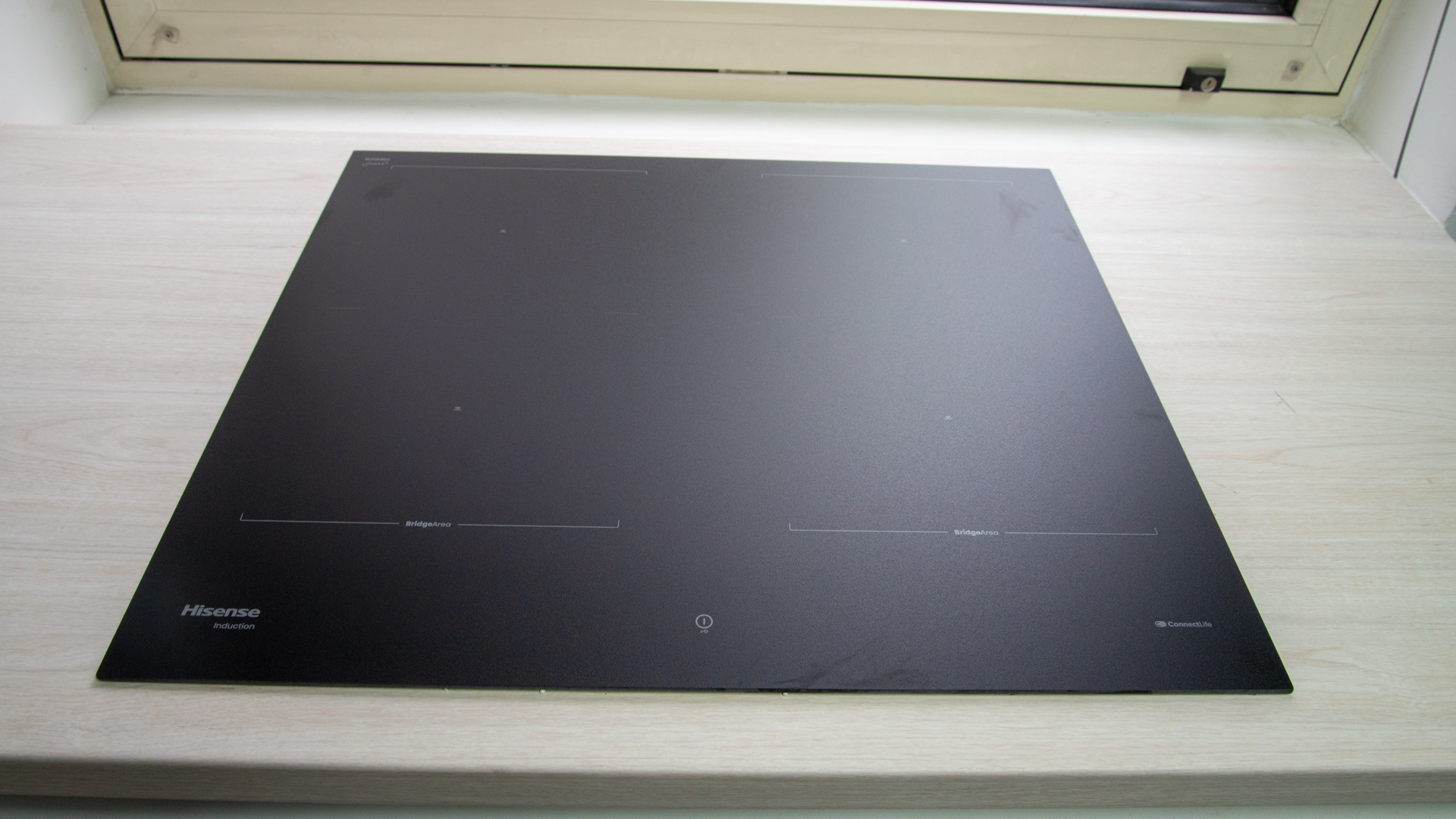 Examen de la plaque à induction Hisense Hi8 60 cm HI6443BSCWF