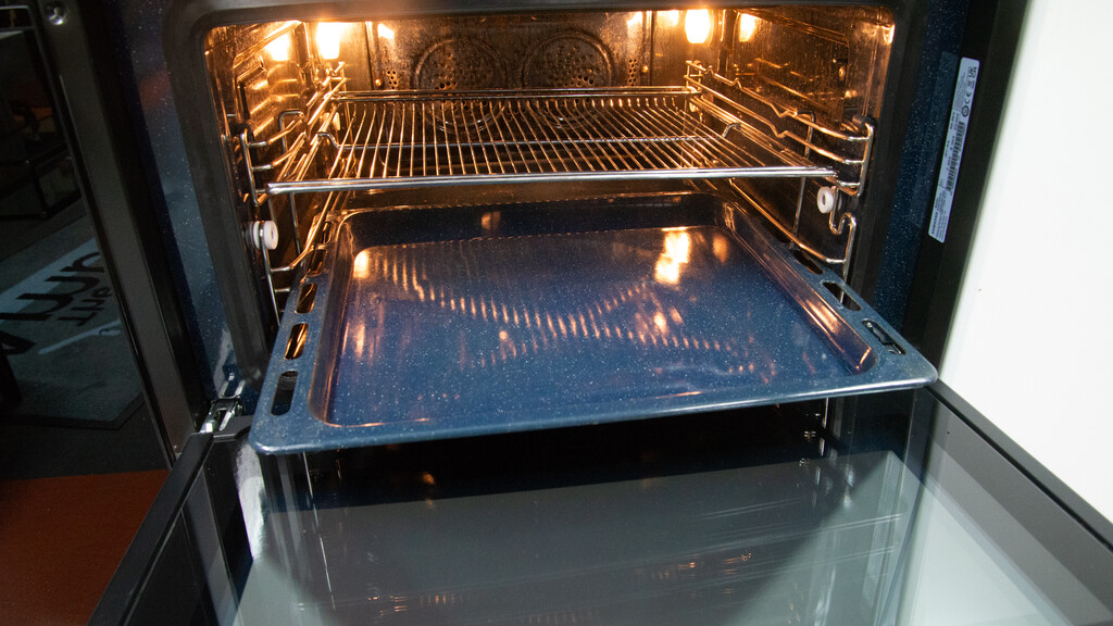 Four compact sur mesure Samsung série 7 50L NQ5B7993AAK