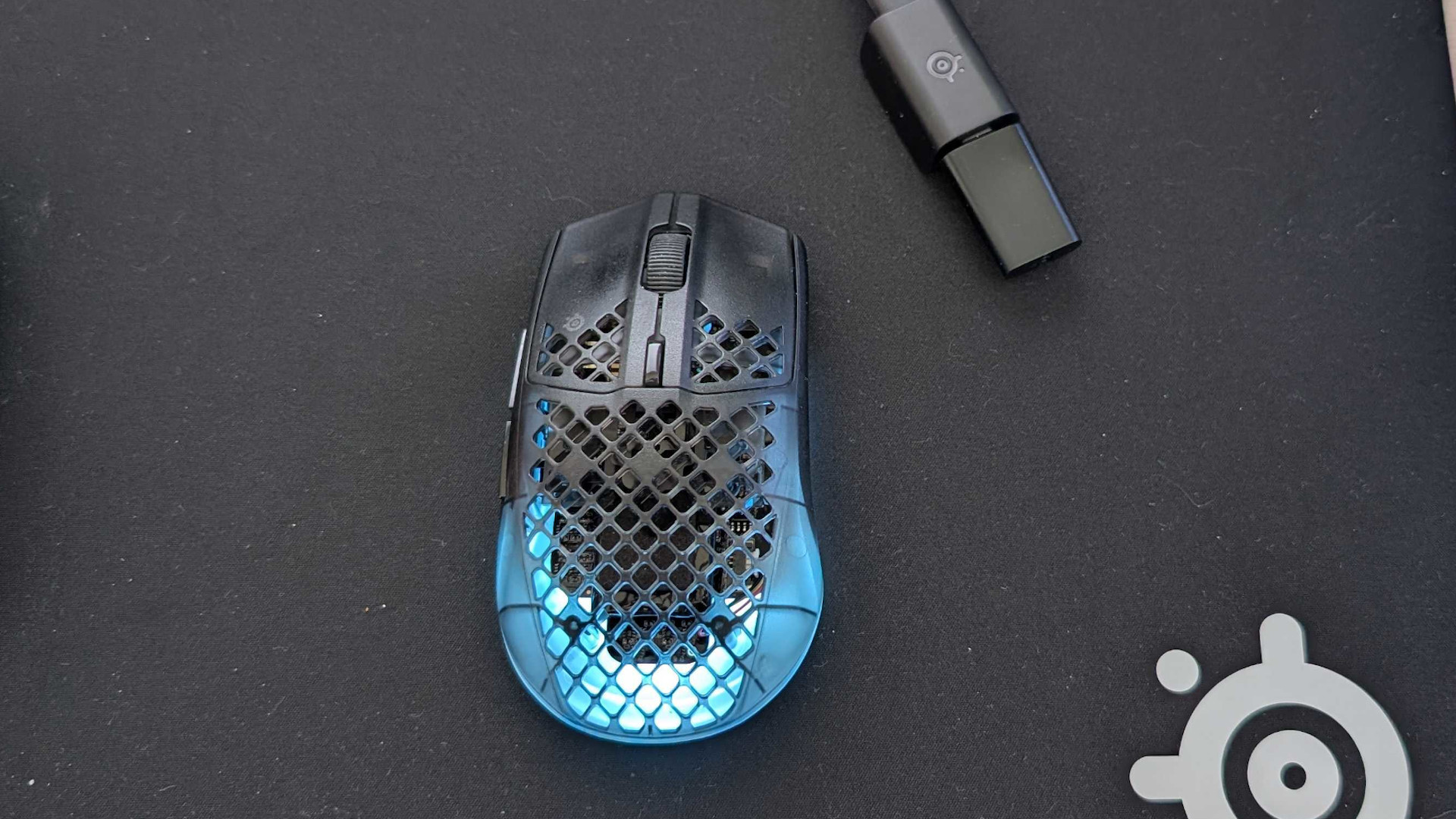 Examen de la souris sans fil SteelSeries Aerox 3 Gen 2