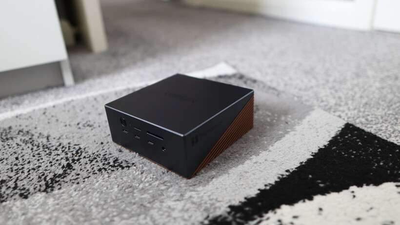 Profil - Station d'accueil Ugreen Maxidok 17-en-1 Thunderbolt 5