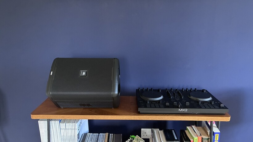 JBL EON One Compact avec table de mixage