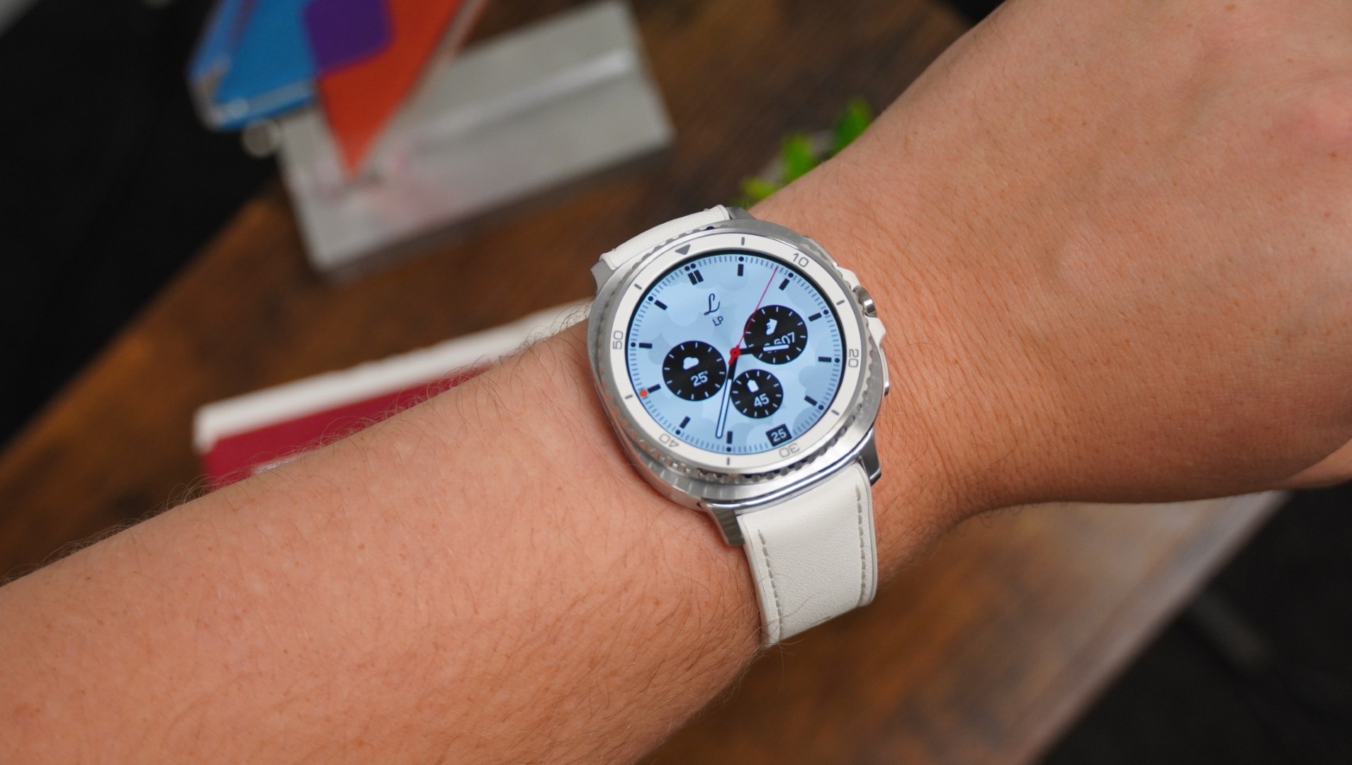 Samsung Galaxy Watch obtient une surveillance de la pression artérielle, avec un gros problème