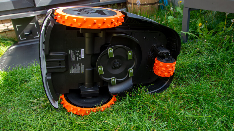 Segway Navimow i205 AWD en dessous