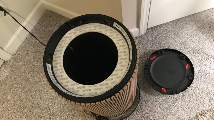 Couvercle du purificateur d'air IQAir Atem Earth retiré