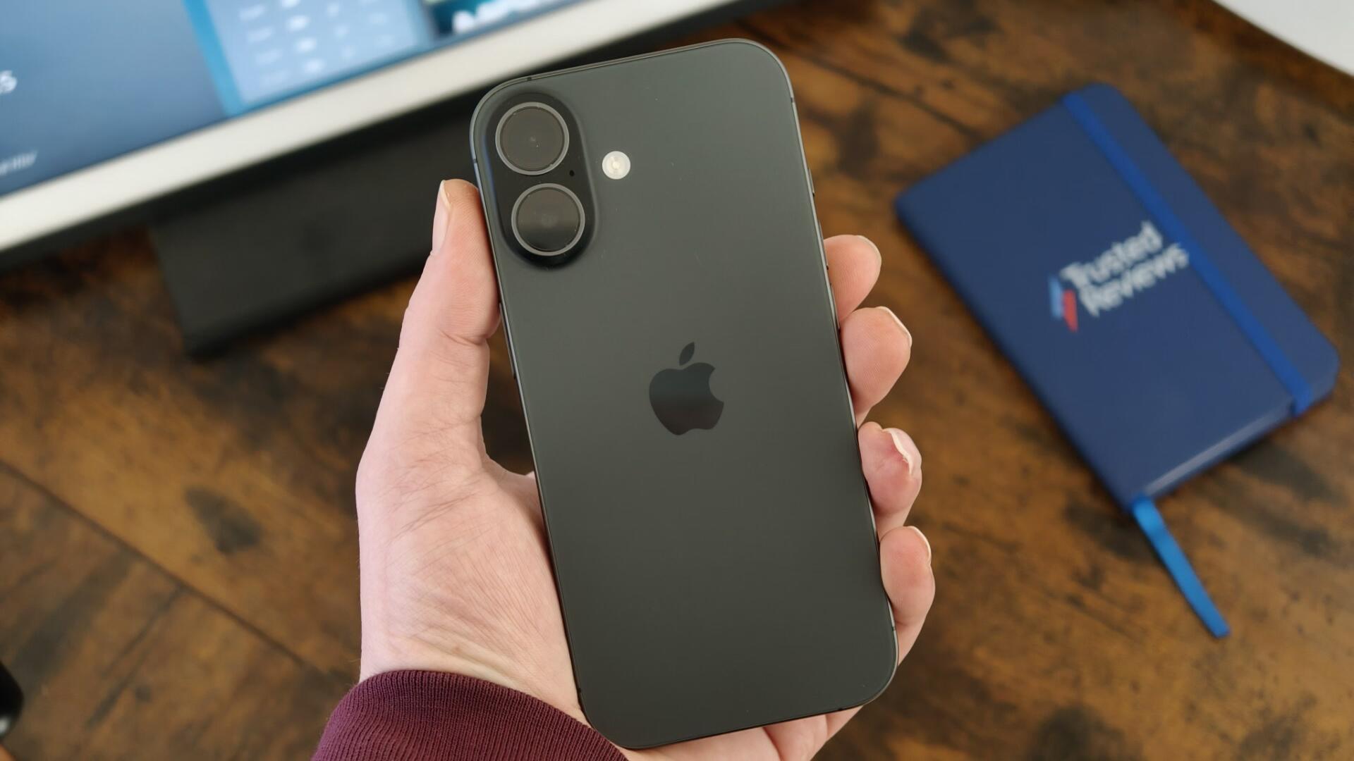 Les utilisateurs d’iPhone 17 affirment que les batteries déchargées peuvent empêcher leur téléphone de s’allumer